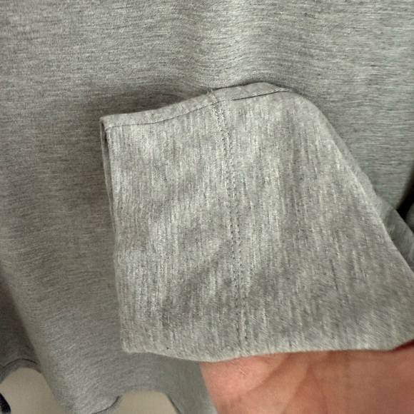 NWOT WHBM Grey Heather long sleeves V-Neck Layering Tee L Dolphin Hem - Picture 5 of 7